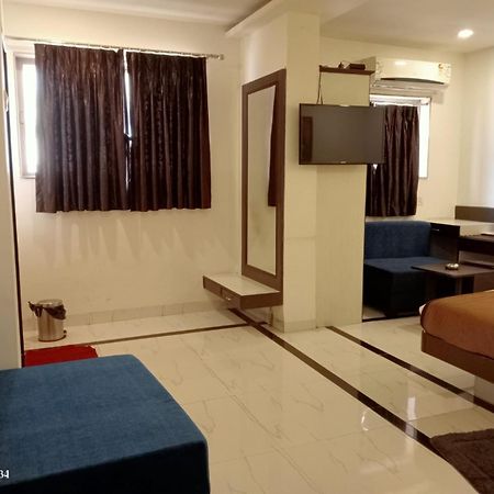 Hotel Saikripa Imperial Daman Zewnętrze zdjęcie
