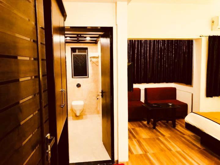 Hotel Saikripa Imperial Daman Zewnętrze zdjęcie