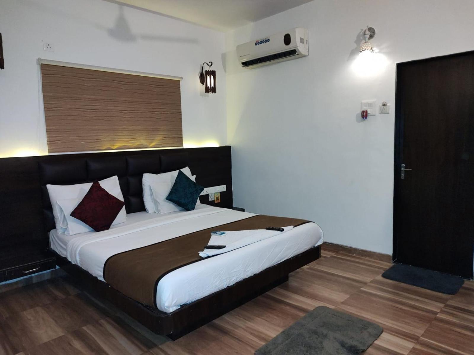 Hotel Saikripa Imperial Daman Zewnętrze zdjęcie