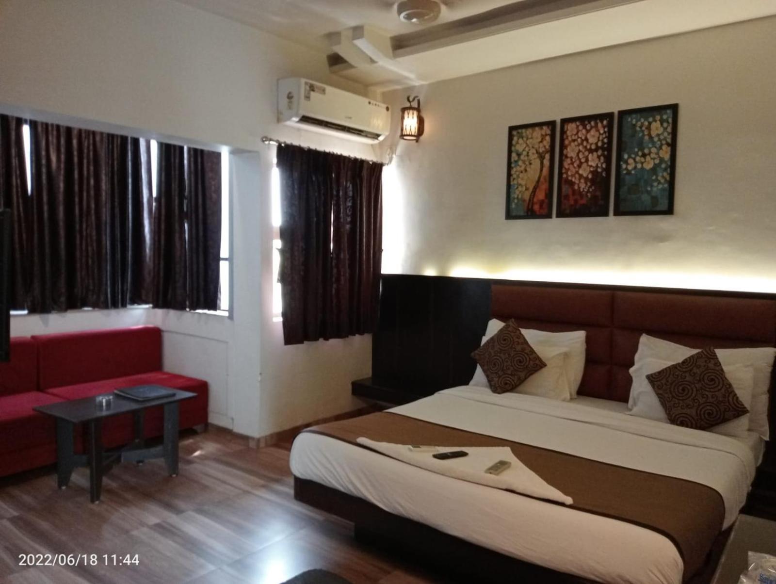 Hotel Saikripa Imperial Daman Zewnętrze zdjęcie