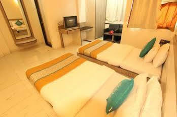 Hotel Saikripa Imperial Daman Zewnętrze zdjęcie